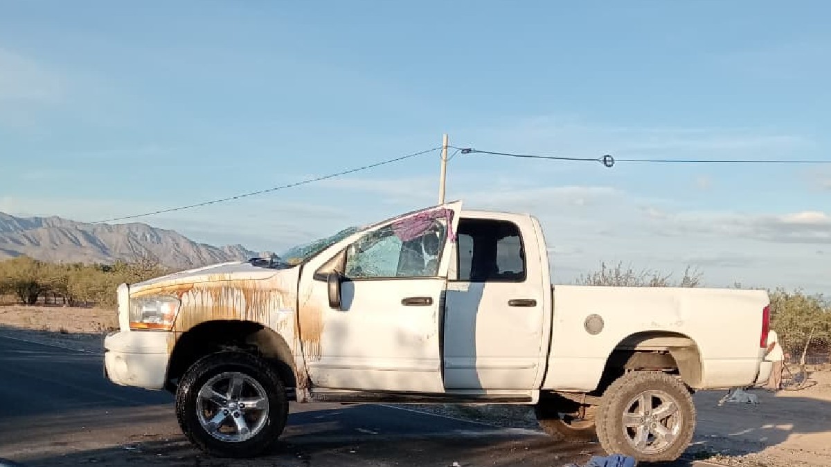 Una volcadura en la carretera Viesca-Torreón, a la altura del ejido La Villa de Bilbao, dejó un saldo de diez personas heridas.