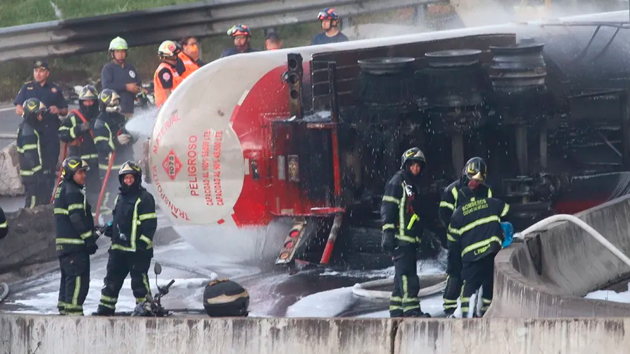 La Secretaría de Salud de la Ciudad de México confirmó la muerte del conductor de la pipa involucrada en la explosión en Iztapalapa.