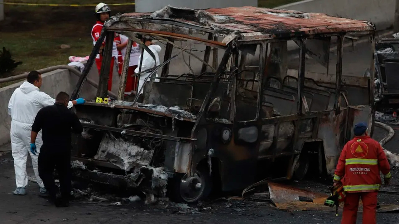La fiscalía capitalina pidió ayuda para identificar a dos víctimas de la explosión en Iztapalapa: un hombre fallecido y una mujer hospitalizada.