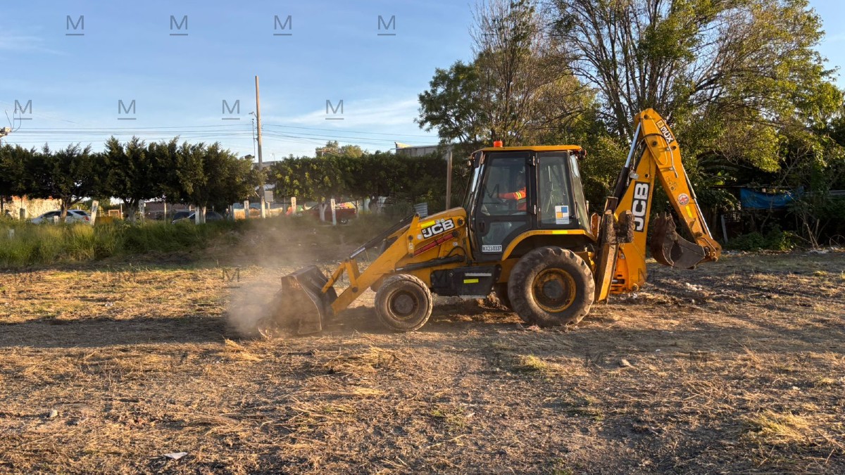Autoridades de los tres niveles de gobierno dieron el banderazo de arranque para la construcción del primer tramo del Tren Interurbano en Guanajuato. Autoridades de los tres niveles de gobierno dieron el banderazo de arranque para la construcción del primer tramo del Tren Interurbano en Guanajuato.