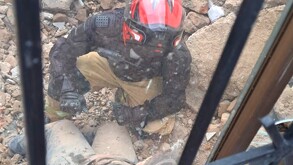 Guadalajara; casa se derrumba sobre una mujer | logran rescatarla
