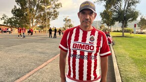 Alicantro León, aficionado de Chivas, predice el título número 13 de Chivas para el Apertura 2025.