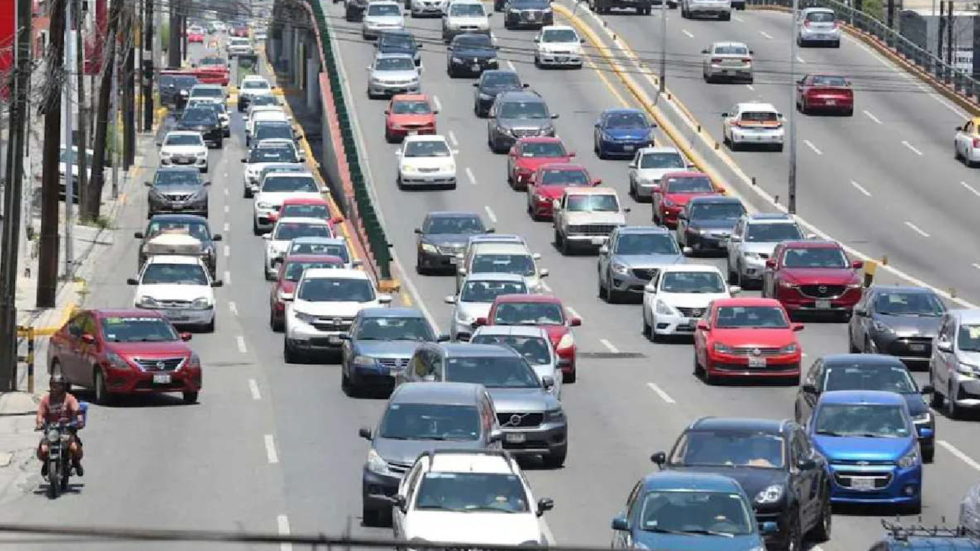 El Gobierno Estatal presentó a empresarios un proyecto de horas de entrada para trabajadores de empresas en el Área Metropolitana de Monterrey.