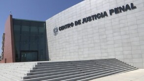 El adolescente deberá recibir atención psiquiátrica, además de integrarse a un programa de prevención de adicciones como parte de su sentencia.