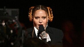Madonna vuelve a grabar con Warner