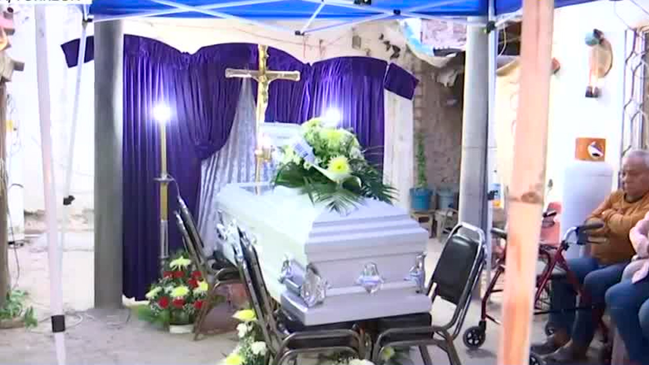 Este viernes, familiares y amigos de Carlos Gurrola, ‘Papayita’, le dieron el último adiós luego de que falleciera por una mala ‘broma’ de sus compañeros.