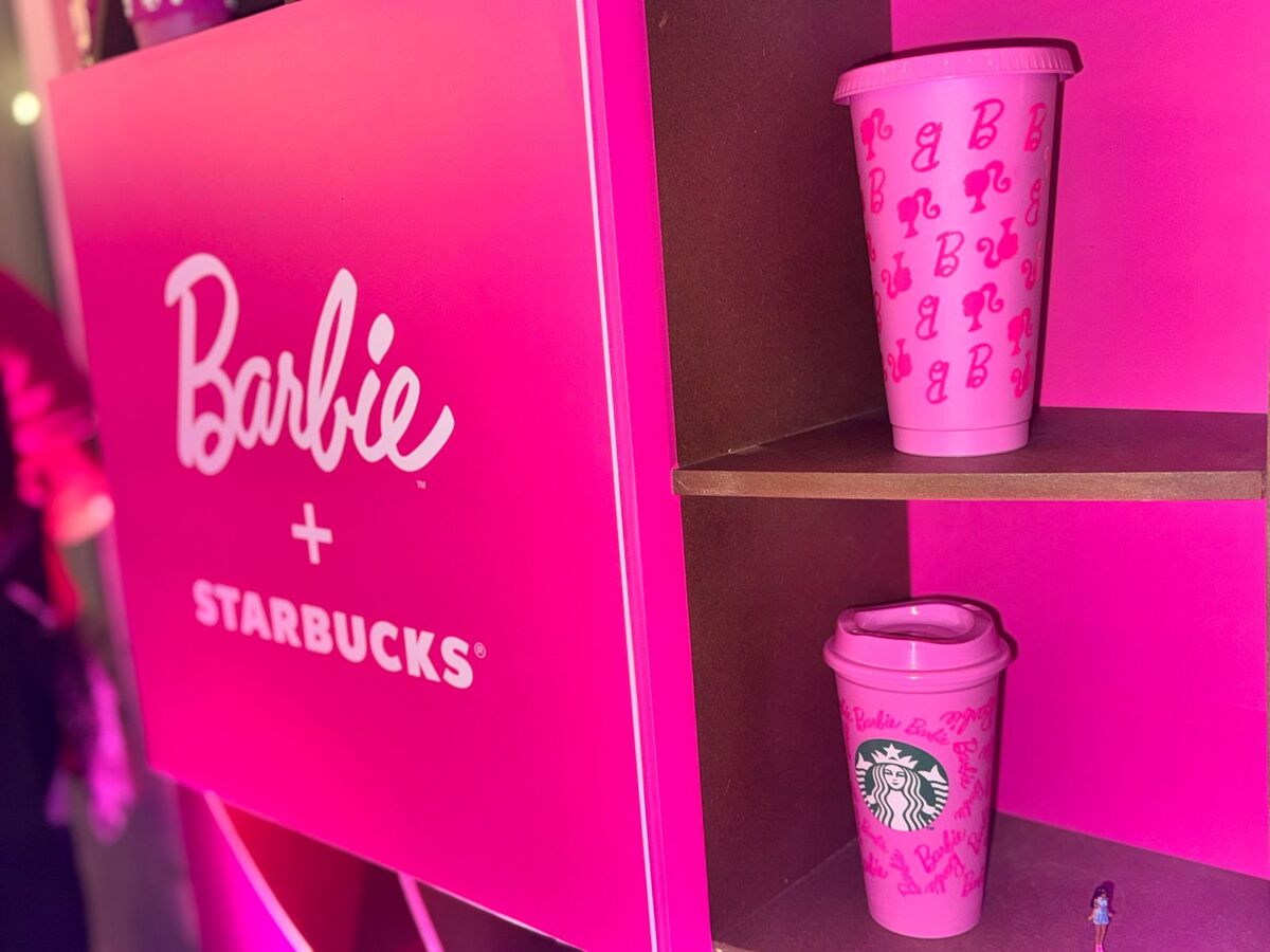 Vasos para bebidas frías y calientes de Starbucks y Barbie