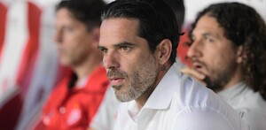 Fernando Gago dejó a las Chivas para trabajar en Boca Juniors, donde lo destituyeron meses después por los malos resultados. Fernando Gago dejó a las Chivas para trabajar en Boca Juniors, donde lo destituyeron meses después por los malos resultados.