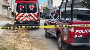 patrullas de la policía de tehuacán y una ambulancia