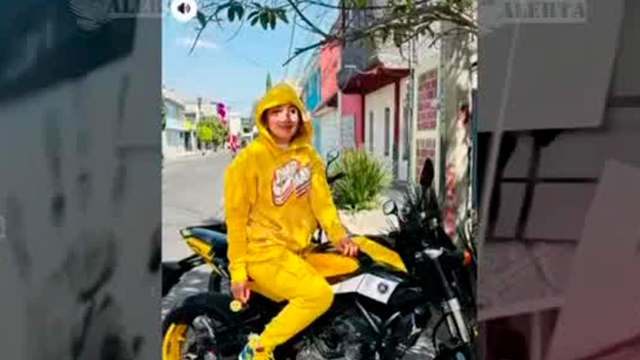 Una mujer grabó un video en el que, desde su domicilio, comenzó a dar disparos al aire en Nezahualcóyotl; asegura tener influencia con policías y funcionarios.