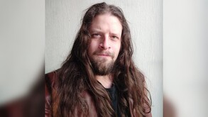 Después de 21 días de incertidumbre, Abraham Emmanuel, maestro de inglés desaparecido en Guadalajara, fue encontrado con vida; autoridades investigan.