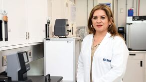 Investigadores de la BUAP desarrollan productos innovadores a partir de la planta 'Tecoma Stans' para prevenir la diabetes.
