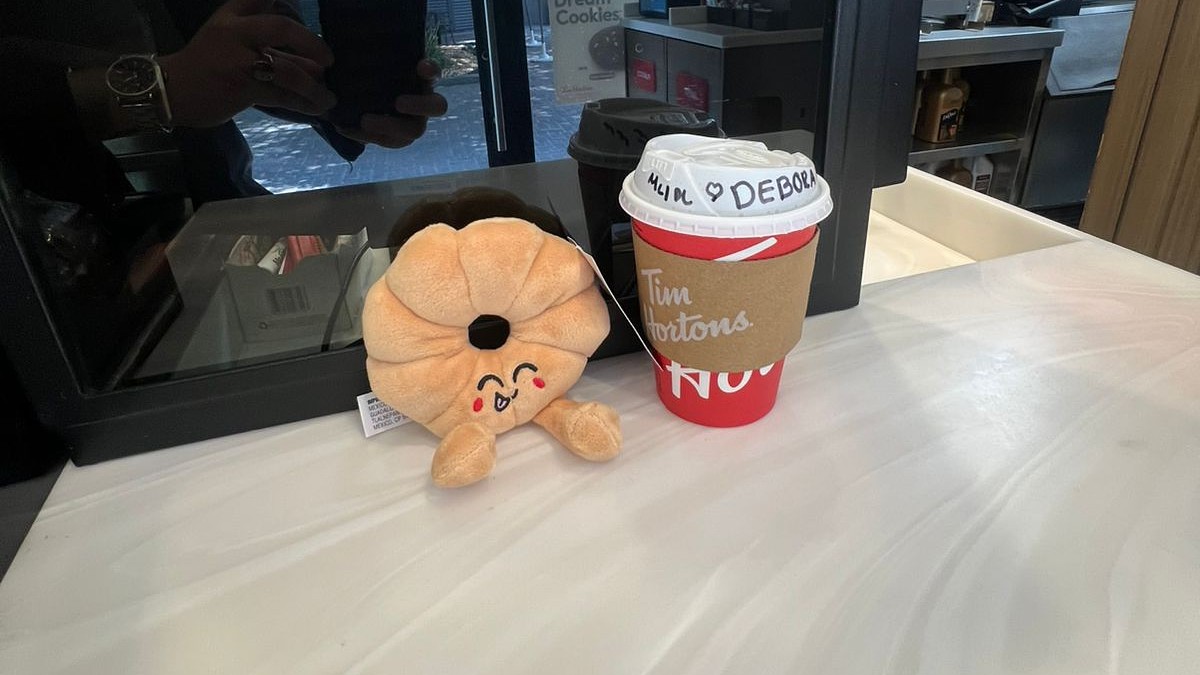 Homenaje Débora Estrella en Tim Hortons