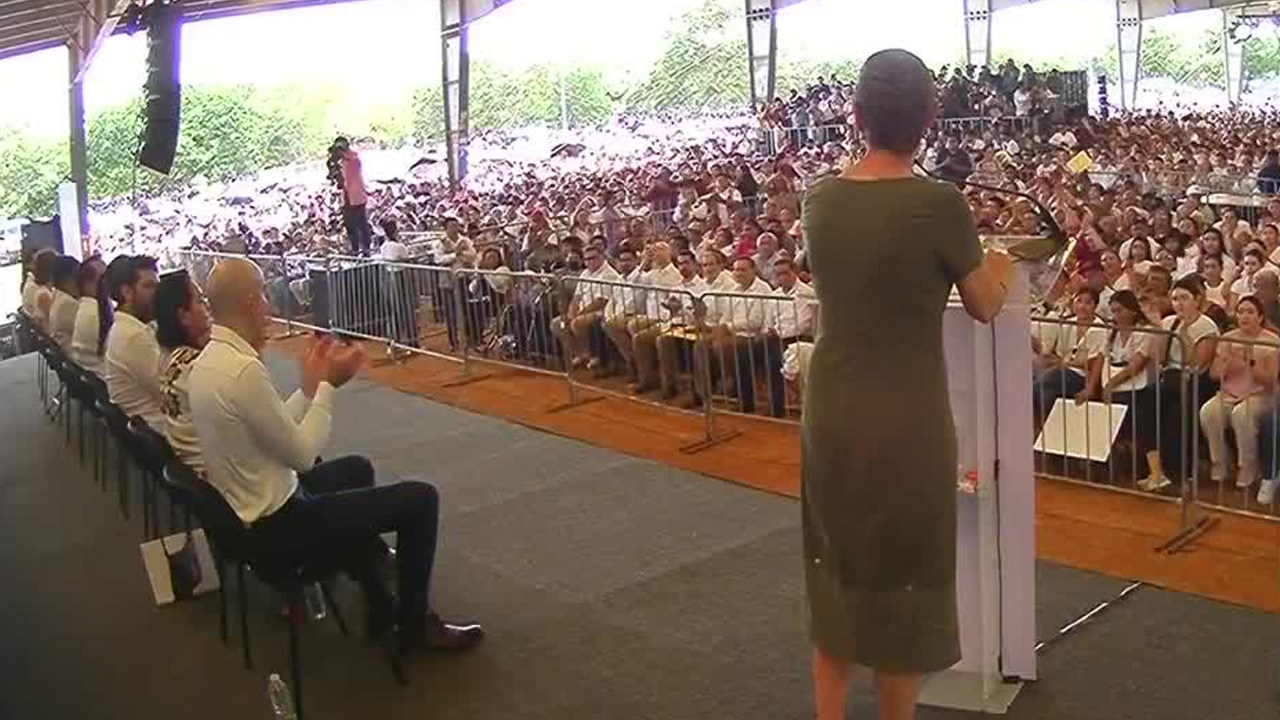 En Yucatán, Claudia Sheinbaum defendió a AMLO de críticas de la oposición y aseguró que su antecesor transformó a México.