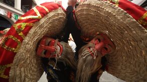 Todo listo para el 60° Huey Atlixcáyotl en Atlixco. El Convite marcó el inicio de una semana con danzas, conciertos, exposiciones y más.
