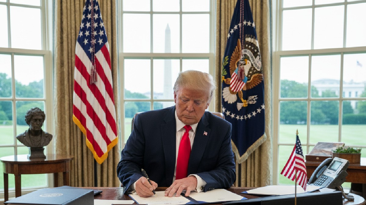 La orden ejecutiva de Trump señala a Antifa como movimiento violento y descentralizado.