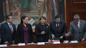 Durante la entrega de su segundo informe de gobierno, Delfina Gómez destacó una inversión de 18 mil millones de pesos en programas sociales.