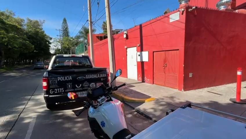 Un comando armado irrumpió en el restaurante de chilaquiles más famoso de Guadalajara, amagó al personal y se llevó el efectivo de la caja. Policía y Fiscalía i