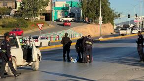 Testigos señalaron que el transeúnte que se desplomó en el bulevar Felipe J. Mery sufrió un infarto.