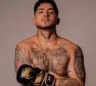 Bayron Sánchez Salazar, alias B‑King, fue señalado por la Policía de Colombia como familiar de “Fritanga”, exjefe del Clan del Golfo, uno de los grupos criminal