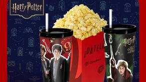 La cadena de cines decidió combinar el entretenimiento y los coleccionables para los seguidores del mundo mágico