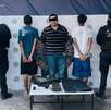Un hombre y dos adolescentes fueron detenido a bordo de un tráiler robado en Apodaca, donde también tenían privado de su libertad al chofer de la unidad.