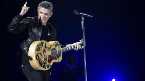 El cantante y compositor madrileño, se presentará en el Hípico de Juriquilla, al norte del estado, por lo que si quieres verlo. AQUÍ mas información.