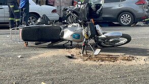 El impacto le provocó fracturas en las costillas y otras lesiones de gravedad. Inicialmente, López Corona fue trasladado a otro hospital de la ciudad