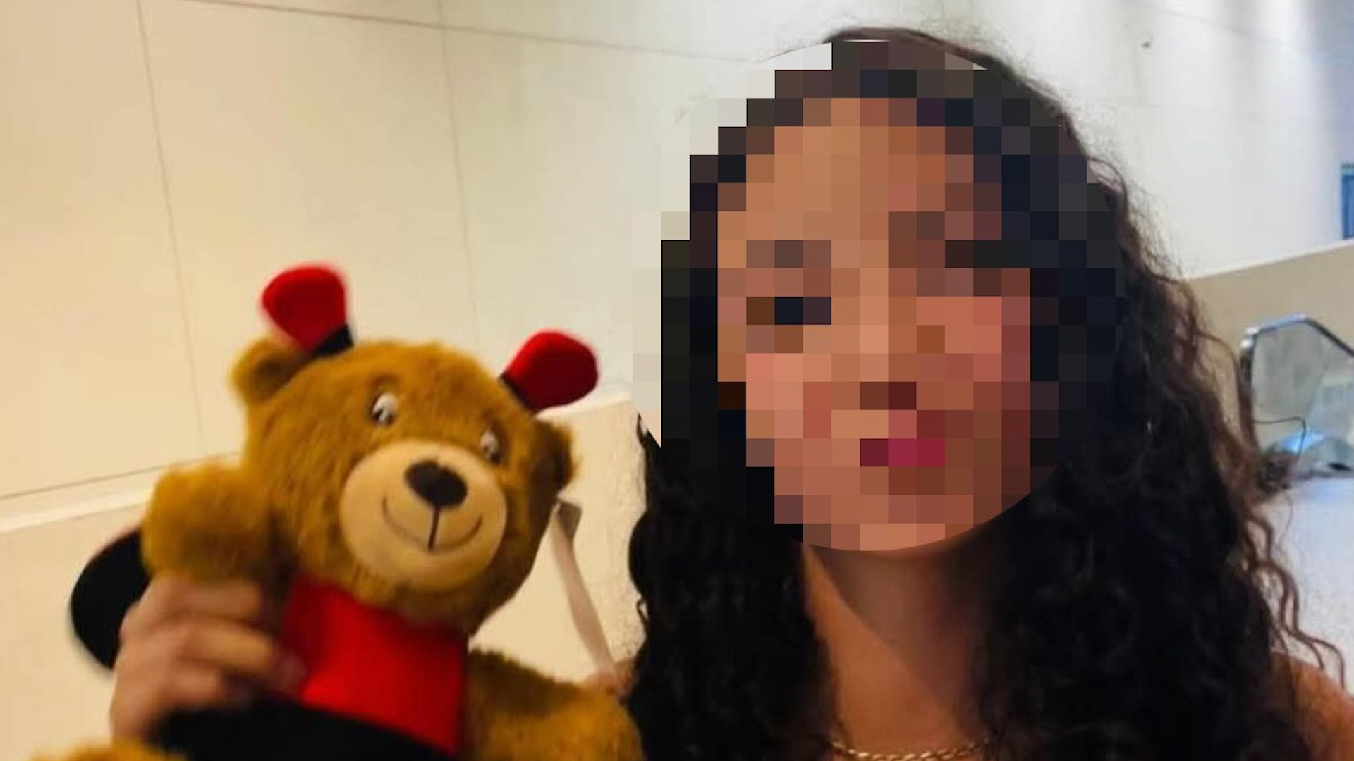 Según la versión del padre de la menor, el certificado de defunción de su hija asentó falsamente la causa del fallecimiento como 