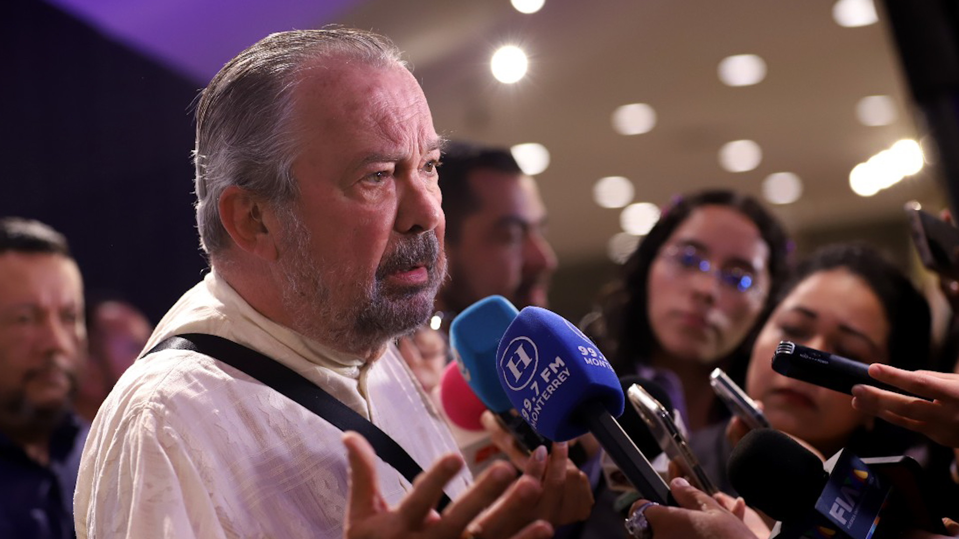 El gobernador de Nuevo León, Samuel García, reconoció el legado de Mauricio Fernández en el municipio de San Pedro Garza García.