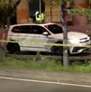 Al llegar a la avenida Oceanía, policías capitalinos se llevaron el cuerpo del hombre al hospital, a pesar de que ya estaba una ambulancia del ERUM.