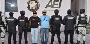 Elementos de Fuerza Civil y Guardia Nacional detuvieron a Obed y Fabián, presuntos responsables del asesinato de madre e hija en Monterrey.