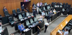 Carlos de la Fuente criticó a las otras bancadas de no fijar postura