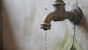El impacto de la suspensión de agua es extenso, abarcando una larga lista de colonias de diversa índole.