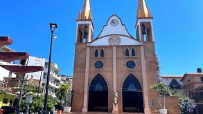 Ladrones forzaron la entrada y asaltaron la iglesia Nuestra Señora del Refugio en Puerto Vallarta; Autoridades investigan pero aún no hay detenidos.