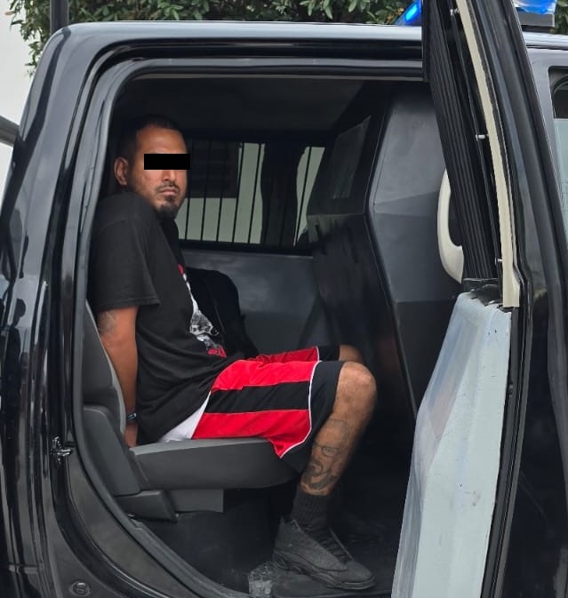 Un hombre fue detenido por intentar matar a su pareja embarazada en la colonia Treviño, en el municipio de Monterrey.