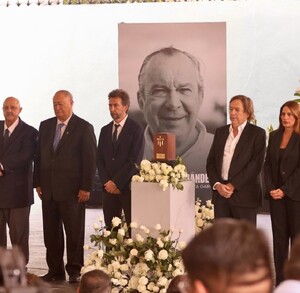 Velorio de Mauricio Fernández │ Roberto Alanís.