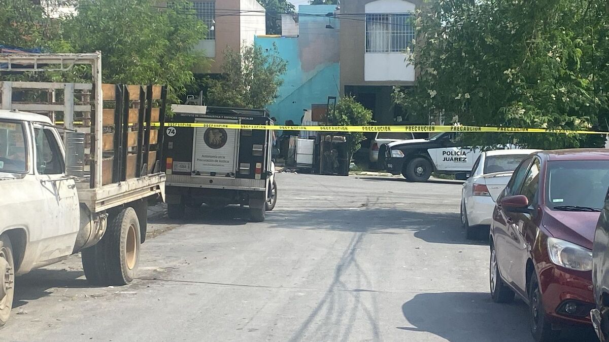 Un hombre fue atacado a balazos afuera de su casa en la colonia Valle del Real en Juárez, Nuevo León. Víctima fue identificada como José Emeterio.