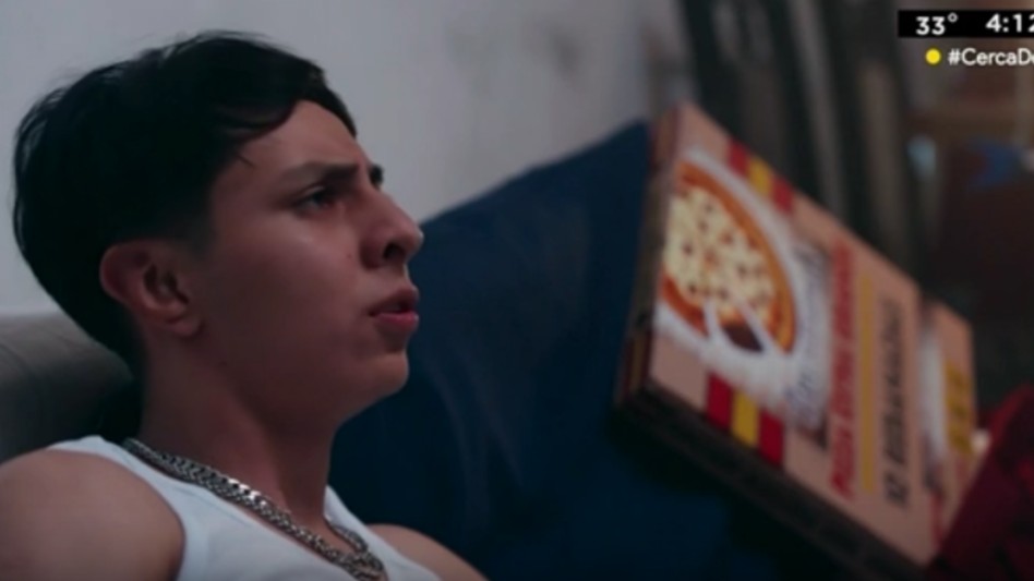 Cuando los ángeles caen cuenta historias de la vida real llevados a la pantalla chica, donde se dan a conocer diversas problemáticas sociales de la vida diaria.