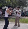 Pelean estudiantes del Conalep de Guadalupe en plaza pública.