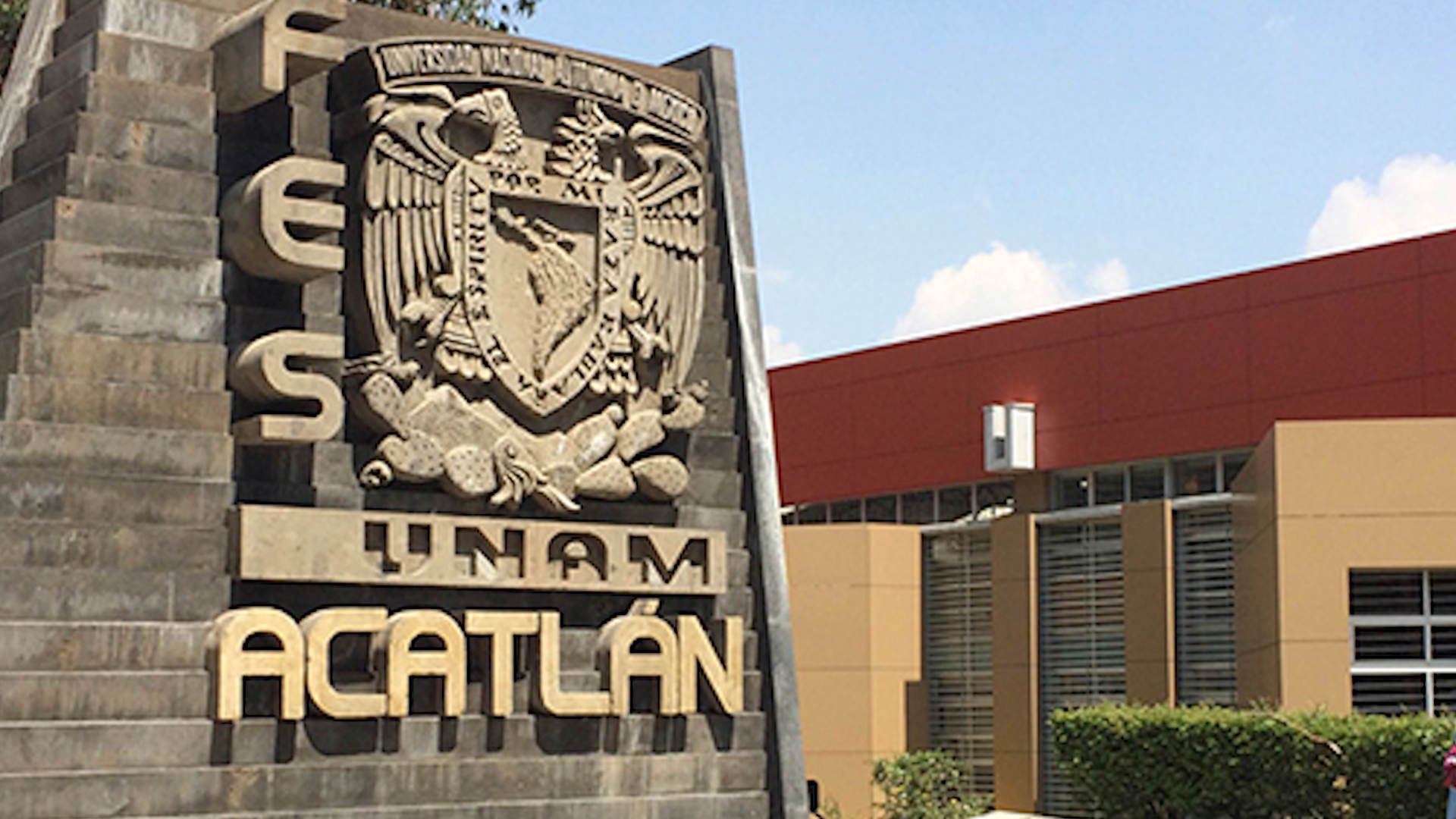 Tras casi 3 horas de asamblea, los estudiantes de la Fes Acatlán acordaron extender el paro hasta el 3 de Octubre para exigir el diálogo con autoridades.