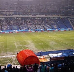 El partido entre Puebla y Chivas de la jornada 11 quedó oficialmente cancelado luego de la cantidad de lluvia que cayó sobre el Estadio Cuauhtémoc.
