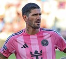 El jugador argentino Rodrigo de Paul es multado por la simulación de agresión durante el partido contra New York City FC.