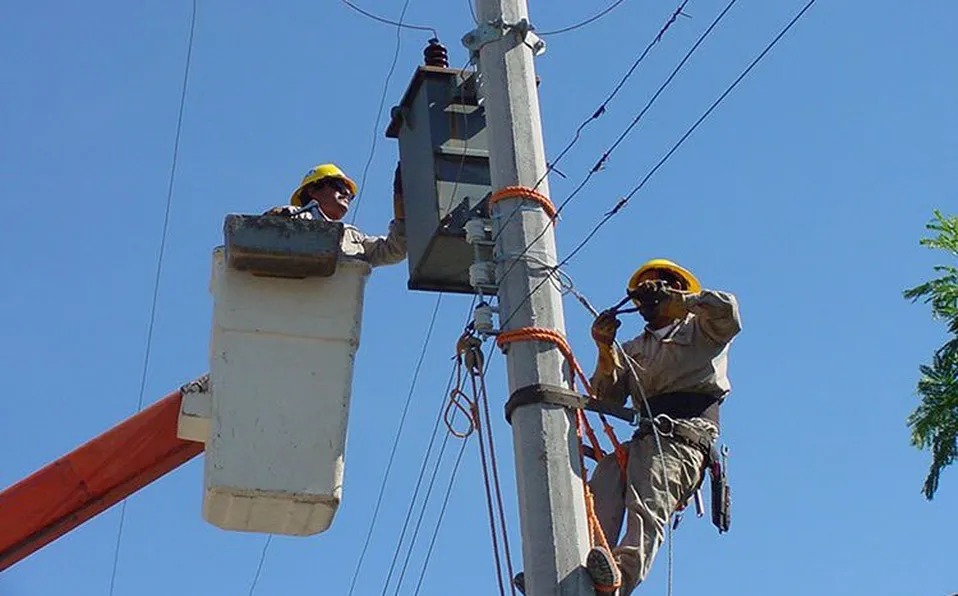 Falla eléctrica provoca apagón en Yucatán, Campeche y Quintana Roo