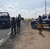 Un ataque directo contra elementos de seguridad se registró en la carretera que conecta San Felipe con Dolores Hidalgo dejó una persona fallecida.