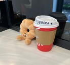 Empleados de Tim Hortons rinden emotivo homenaje a Débora Estrella
