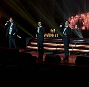Il Divo ofreció una velada llena de emoción, romanticismo y talento vocal en Monterrey, en el marco de su gira internacional Candlelight.