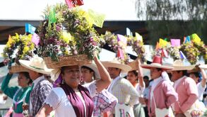 Revive la celebración del 60 aniversario del Huey Atlixcáyotl en Atlixco. Danzas rituales, la coronación de la Xochicíhuatl y la fusión de culturas.