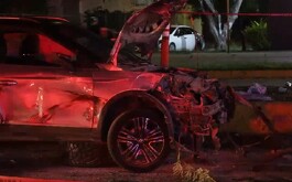 Testigos culpan a tercer vehículo de chocar por alcance y provocar aparatosa volcadura en Guadalajara
