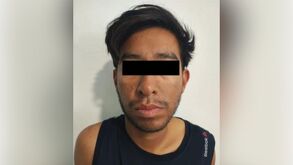 Tras un mes de búsqueda, detienen al presunto feminicida de su madre en Altepexi, Puebla. El acusado tiene antecedentes de drogas y violencia.